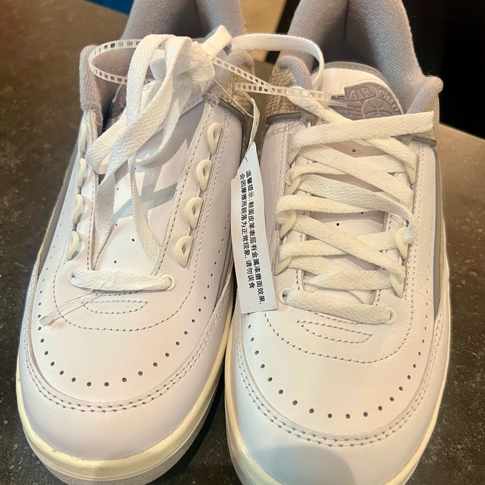 Nike Air Jordan 2 Retro Low Python. BRAND NEW!! M-8.5 White/Cement Gray